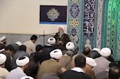 نخستین جلسه تواصی به حق سال 95 در موسسه دارالحدیث